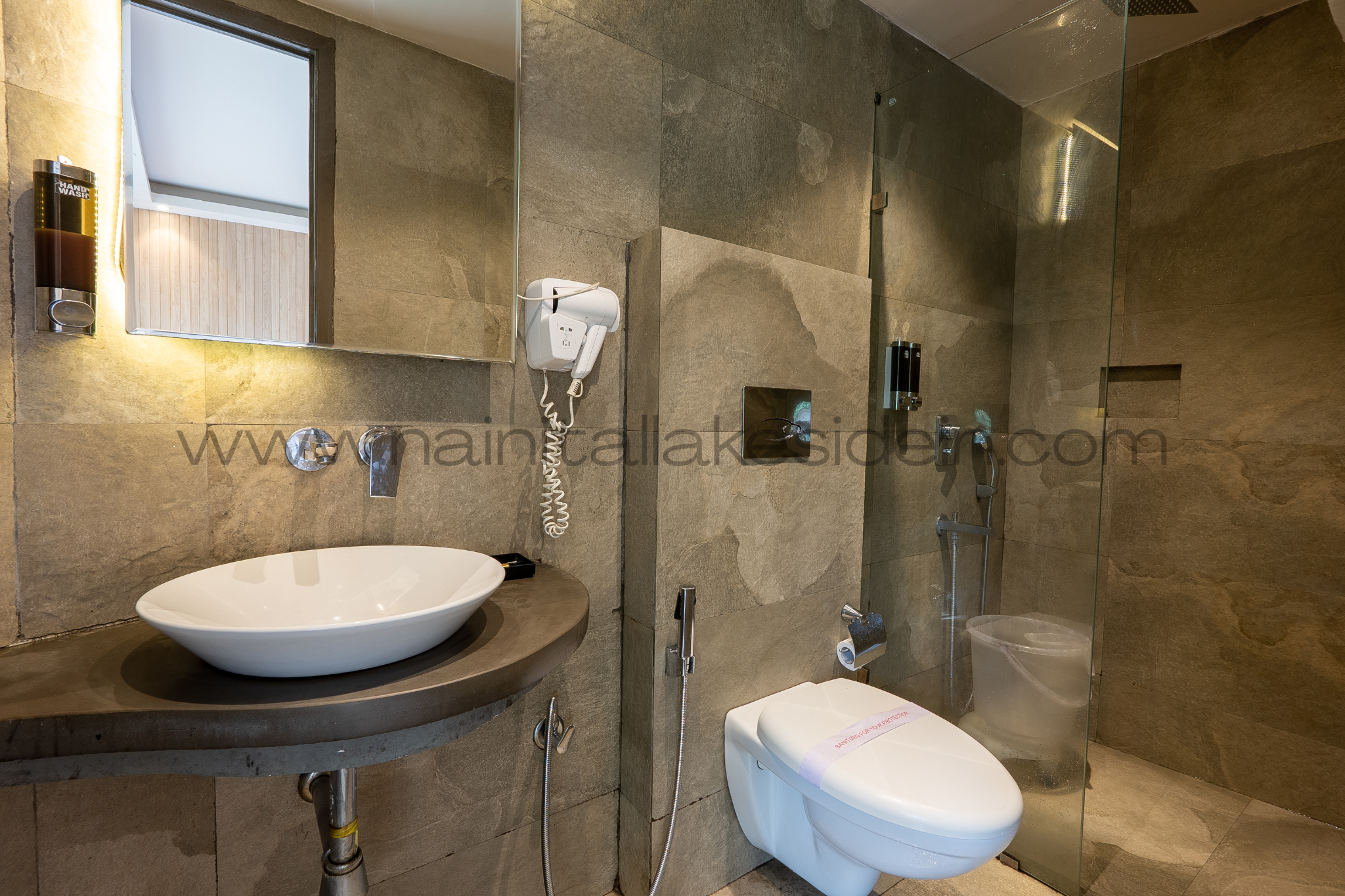 Washroom - Maple Room, LakeSide Inn