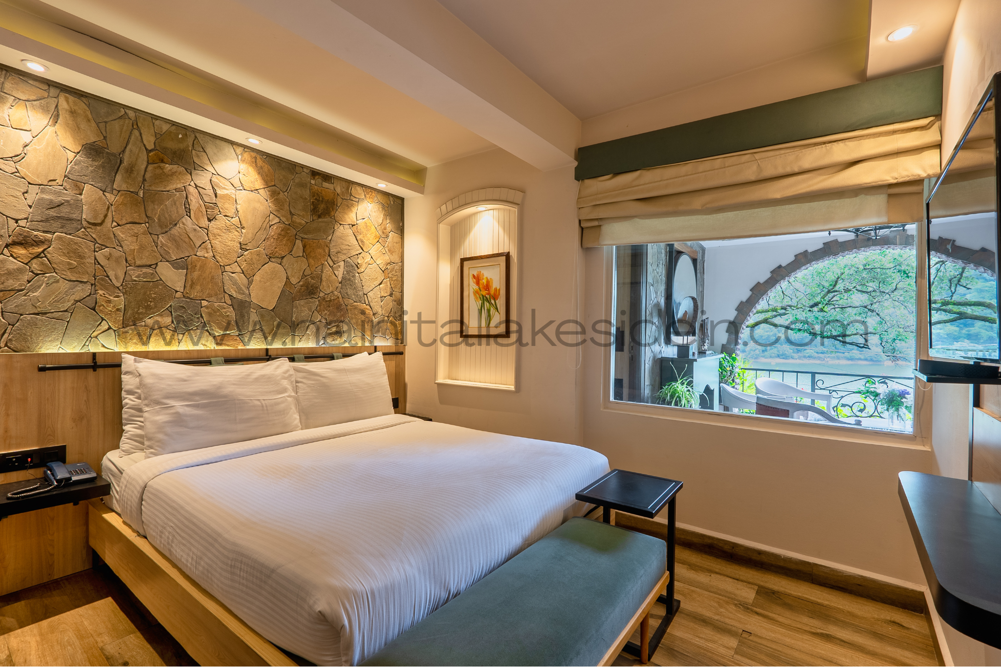 Image of Oak Room at LakeSide Inn